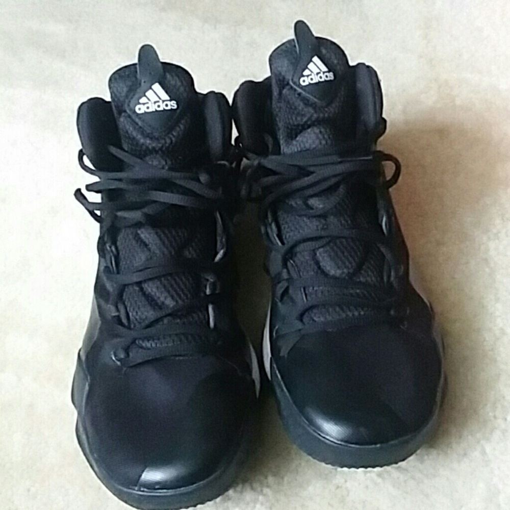 Adidas Mens memory foam  mid sneaker
